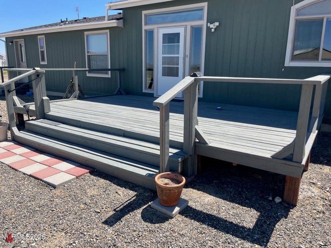 1700MuddyRd-BackDeck