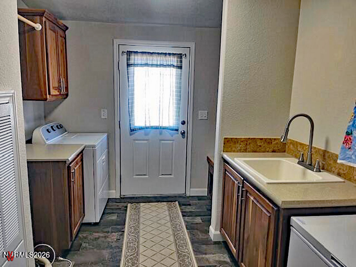 1700MuddyRd-LaundryRoom