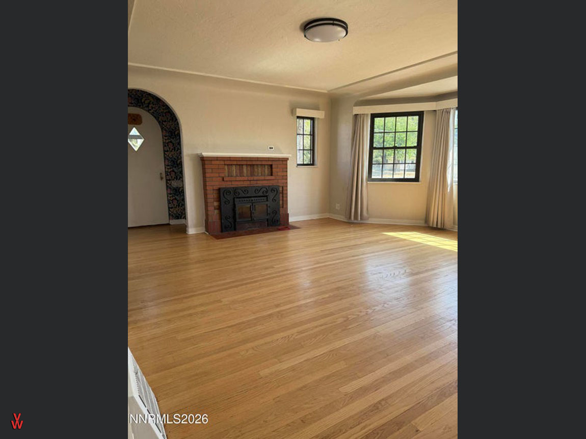 305EFourthSt-LivingRoom
