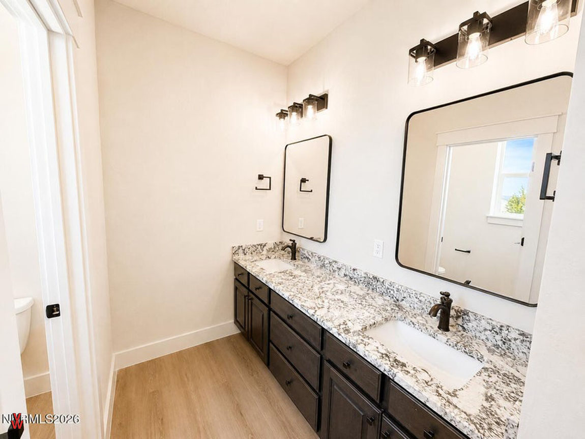5705OffenhauserDr.-PrimaryBathroom2