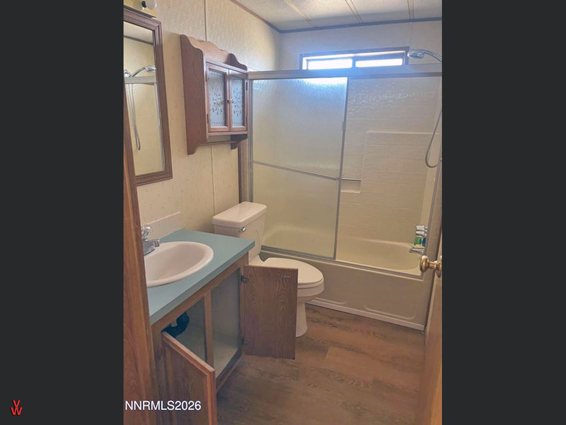 11055ElkSt-GuestBath