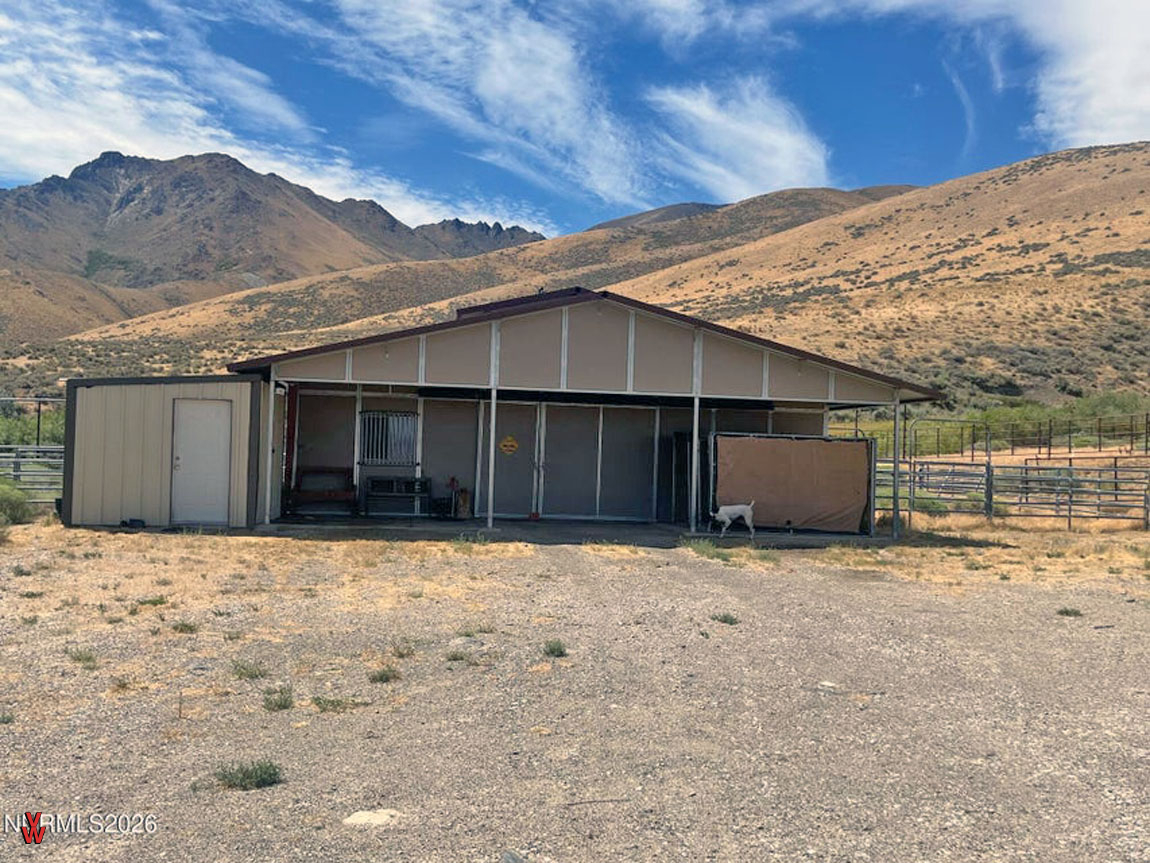 3620JulianCreekRd-StableExterior