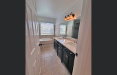 5230OffenhauserDr-PrimaryBath