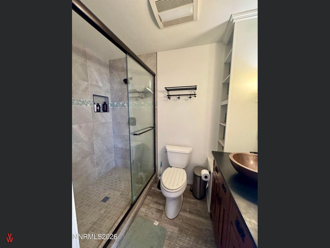 1435SBridgeSt.-Bathroom4