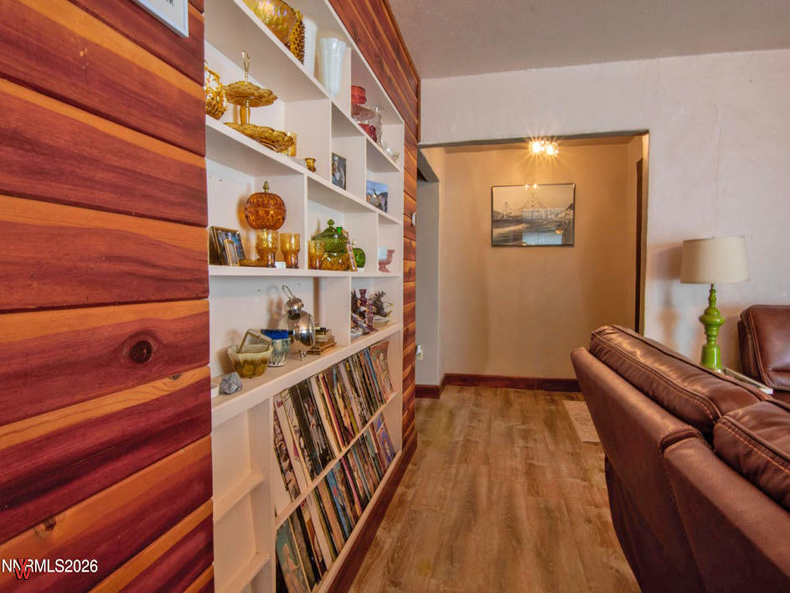 1435SBridgeSt.-LivingRoom
