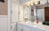 1435SBridgeSt.-Bathroom3