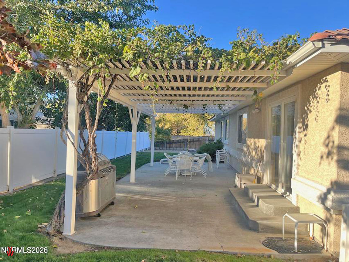 4158BrokenHillDr. - Back